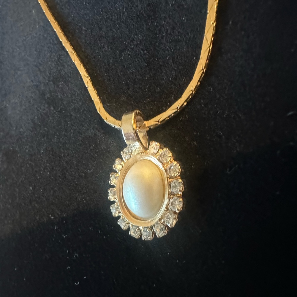 Rhinestone & Pearl Pendant Necklace